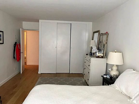 3rd image of 279 E 44th St APT 6K