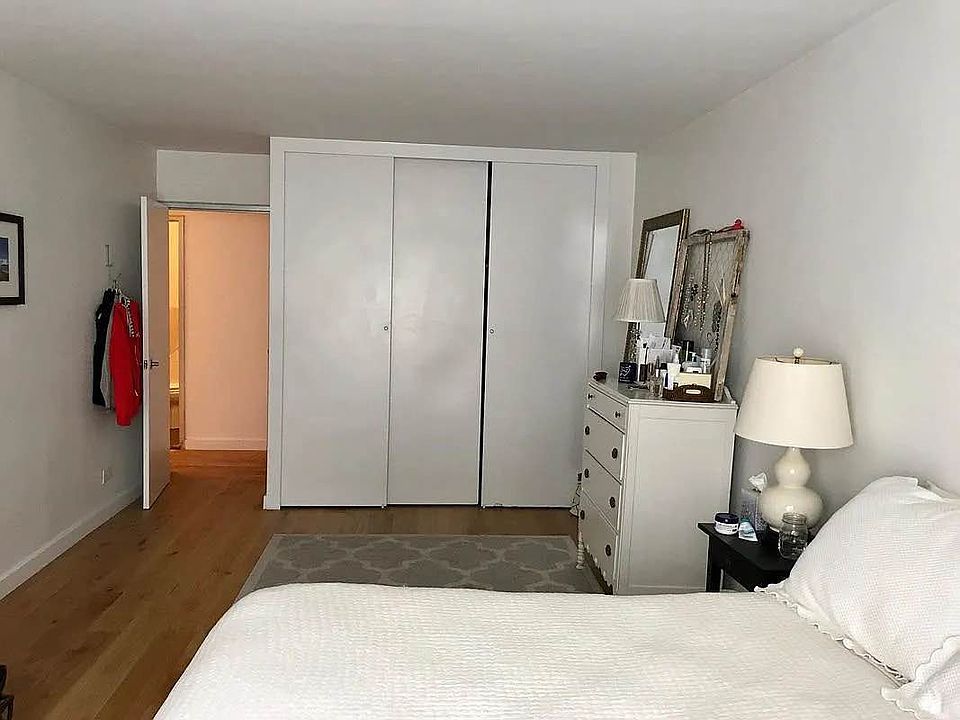1st image of 279 E 44th St APT 15B
