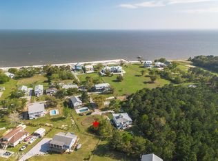146 Dane Rd, Waveland, MS 39576