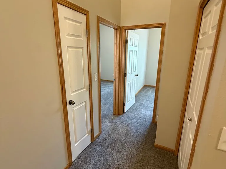 1123 SE Village View Ln — Photo 15