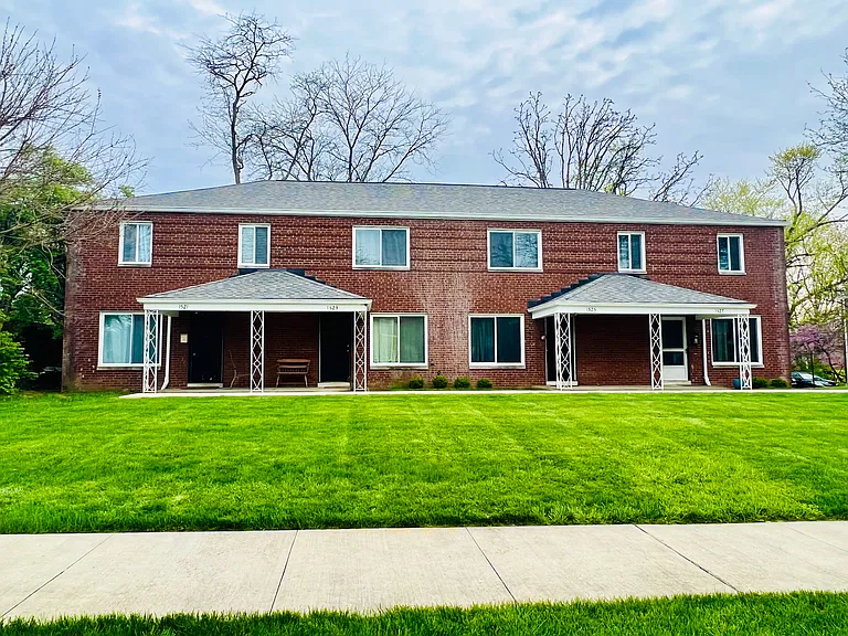 1521 Waltham Rd #1 — Photo 2