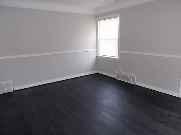 5th image of 11805 Arden Ave