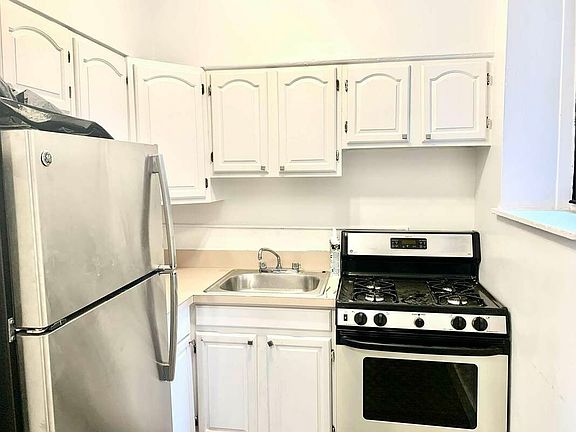 5th image of 724 De Kalb Ave #1