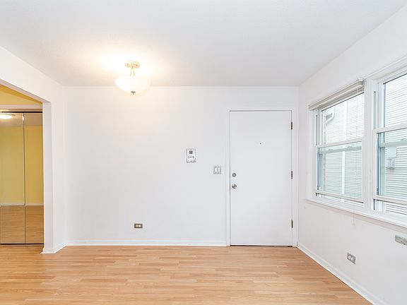 4th image of 4333 N Keeler Ave APT 2B