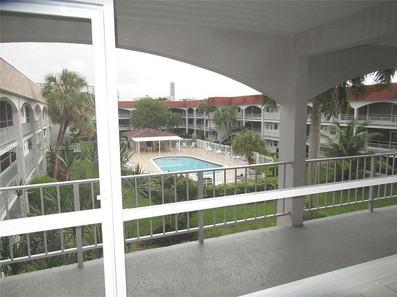 2nd image of 581 Blue Heron Dr #581309B