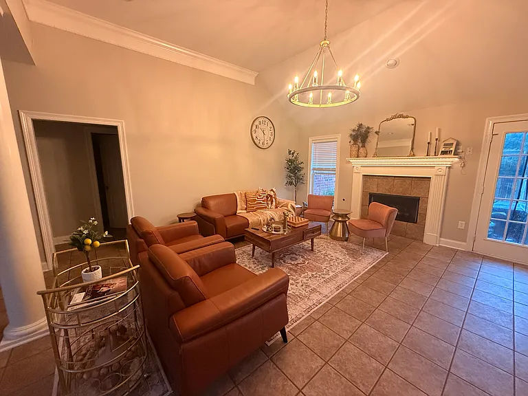 358 Kings Ridge Cir — Photo 2