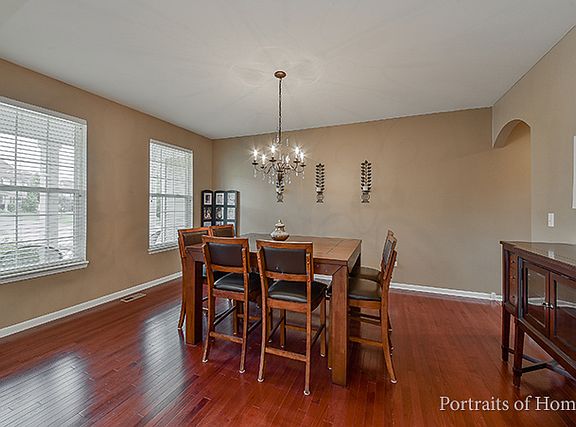 4th image of 2376 River Hills Ln