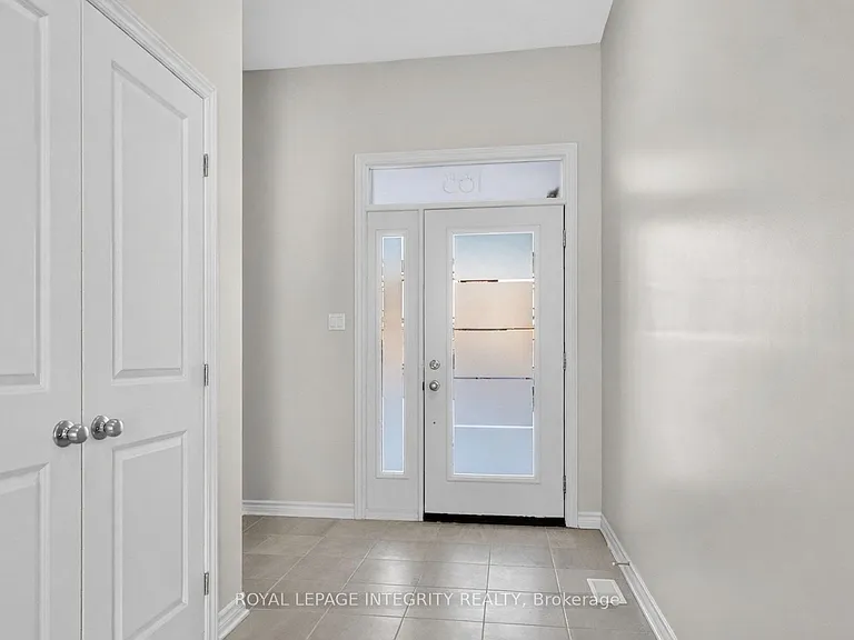 165 Angelonia Cres — Photo 2