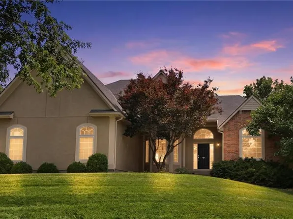 400 NE Bitter Creek Rd, Lees Summit, MO 64086