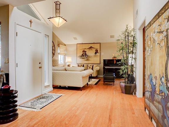 3rd image of 405 McGrue Cir
