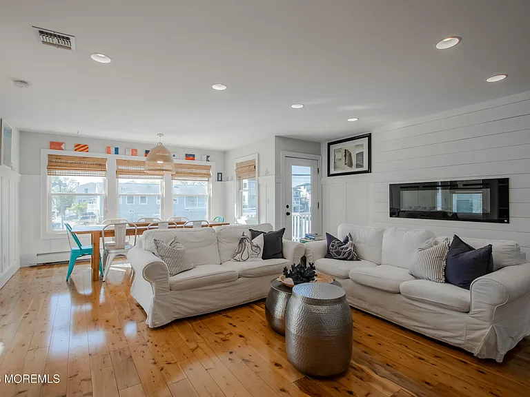 31 Washington Ave — Photo 7