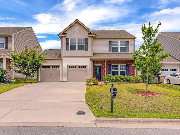 2nd image of 2221 Osprey Ln