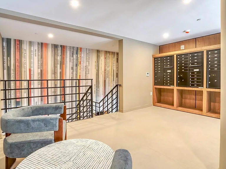 931 Madison St #205 — Photo 14