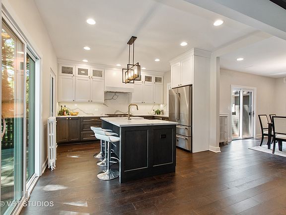4th image of 416 Ashland Pl