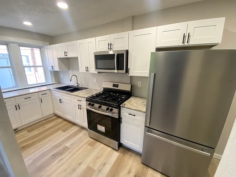 4275 Ellenwood Ave #4 — Photo 1
