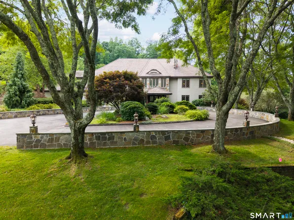 21 Breezy Knoll, Avon, CT 06001