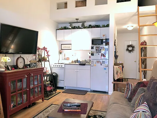 Rented by Salizzoni Realty | media 2