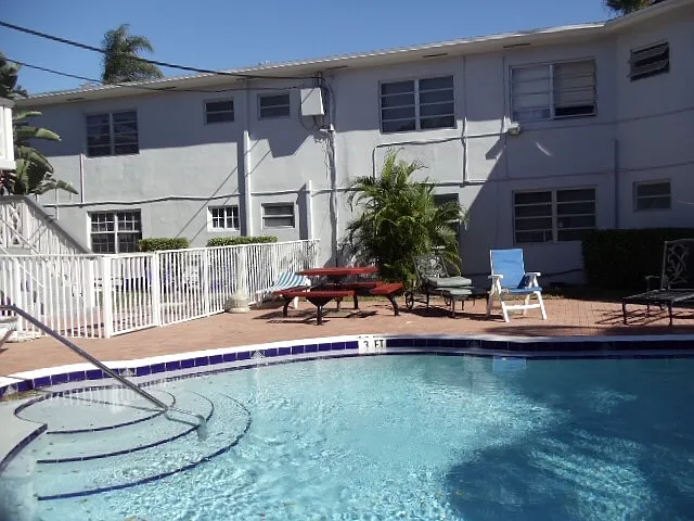 Chelsea Manor Apartments — Photo 16