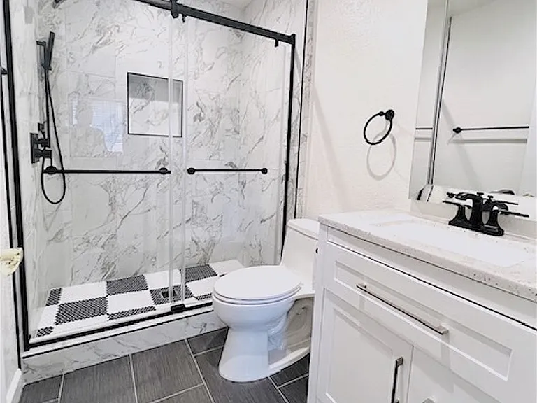 24392 Kingston Ct — Photo 20