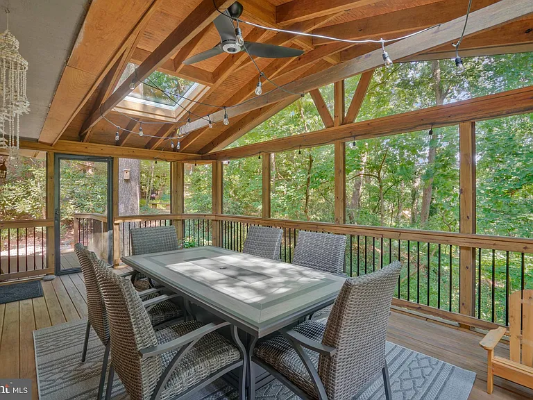 1715 Hollinwood Dr — Photo 21