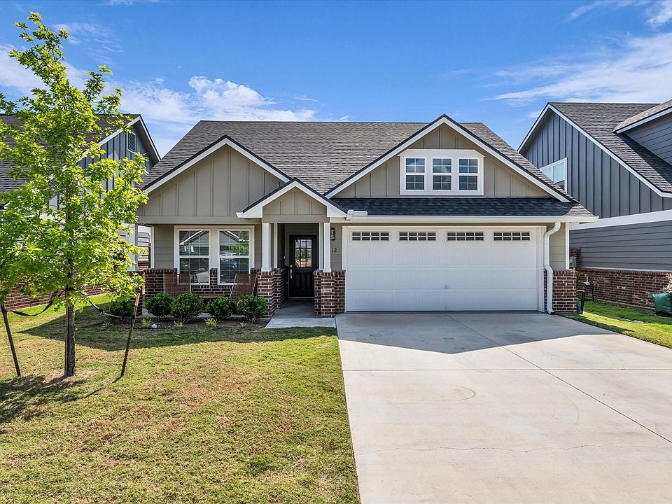 1st image of 412 Travis Dr