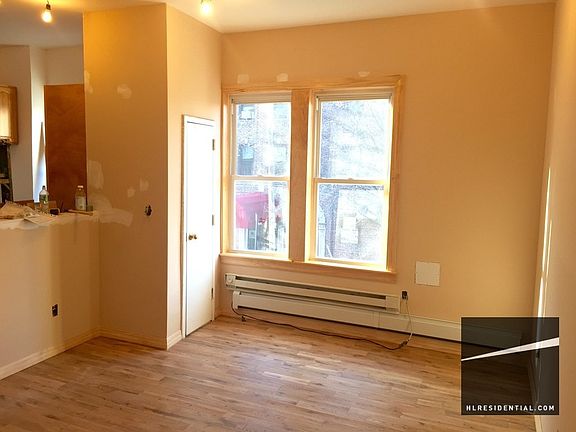 3rd image of 3071 29th St APT 3