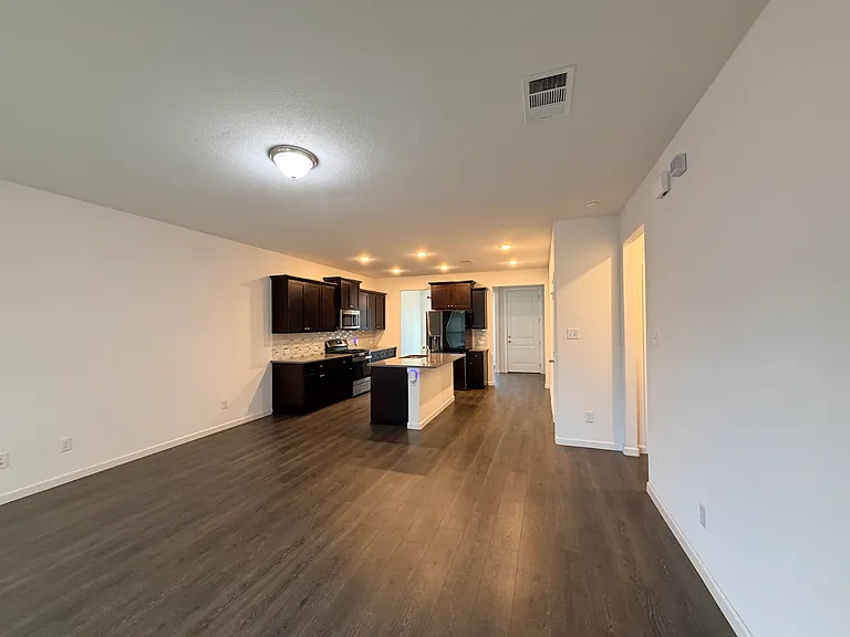 166 Camelia St — Photo 4