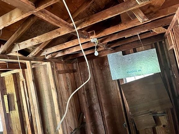 2nd image of 601 Villa Dr