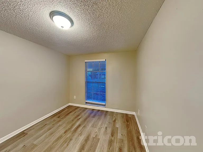 16013 Woodpine Dr — Photo 13
