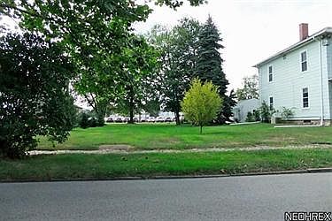 5th image of 229 S Elm St