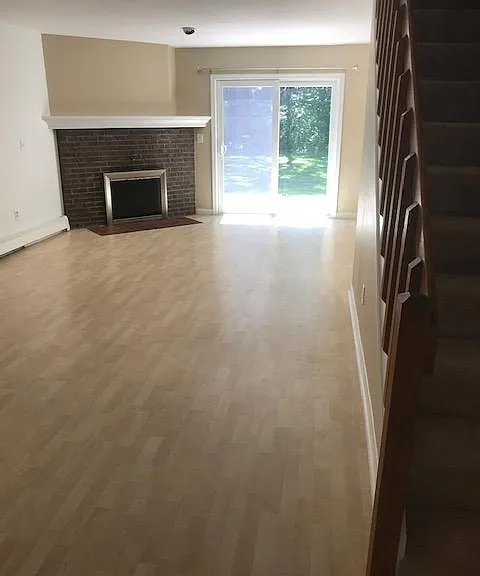 182 Locust Hill Rd — Photo 5