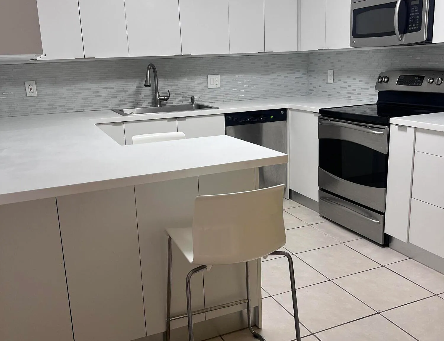 2 bed, 2.5 bath, 1273 sqft, $2,650 — Photo 1