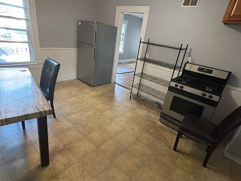351 Elm St #2 — Photo 10