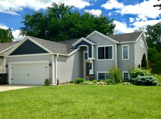 416 Shaw Estates Dr NE, Rockford, MI 49341