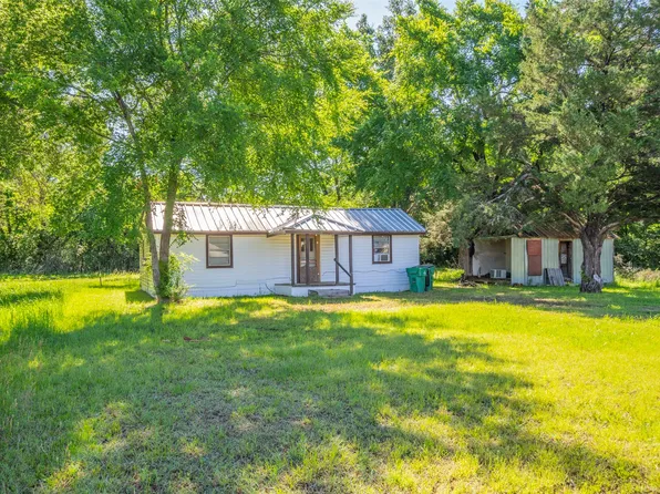 613 S Bateman Rd, Fairfield, TX 75840