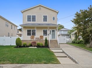 121 Berwood Dr, Linden, NJ 07036