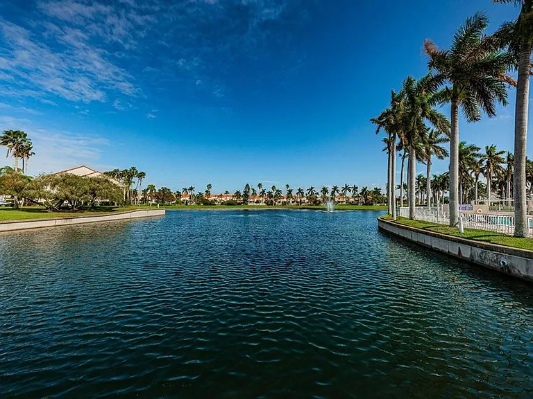 6100 Bahia Del Mar Cir #103 — Photo 19