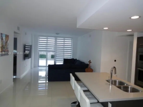 7825 NW 107th Ave APT 221, Doral, FL 33178