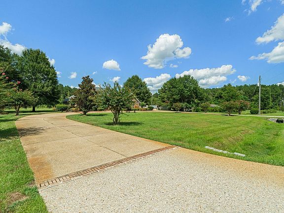 4th image of 1040 Eastabuchie Rd