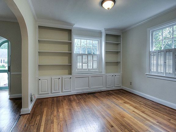 4th image of 4638 Hanover Ave