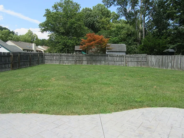 2400 Broadnax Cir — Photo 24