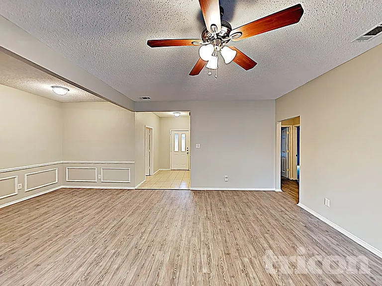 206 Briarglen Dr — Photo 17