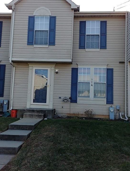 1st image of 945 Gainsborough Ct