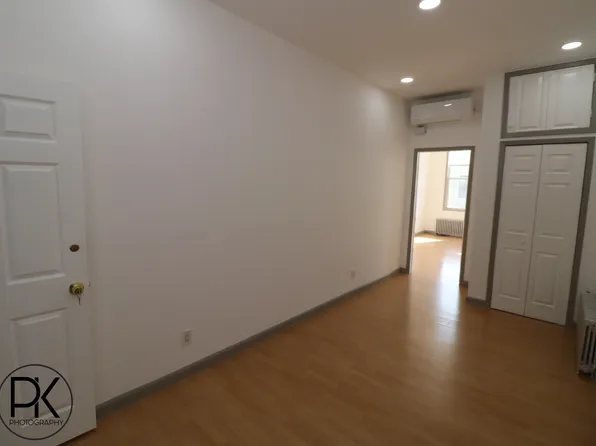 18-77 Linden Street image 15 of 17