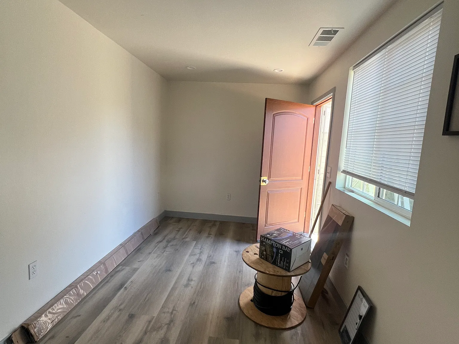 2 bed, 900 sqft, $900 — Photo 1