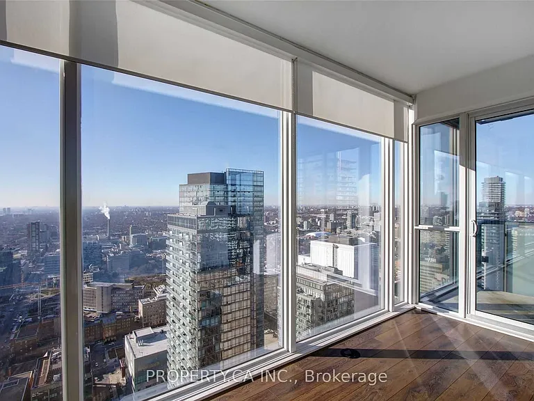 15 Grenville St #4704 — Photo 1