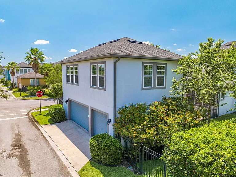 8393 Laureate Blvd — Photo 28