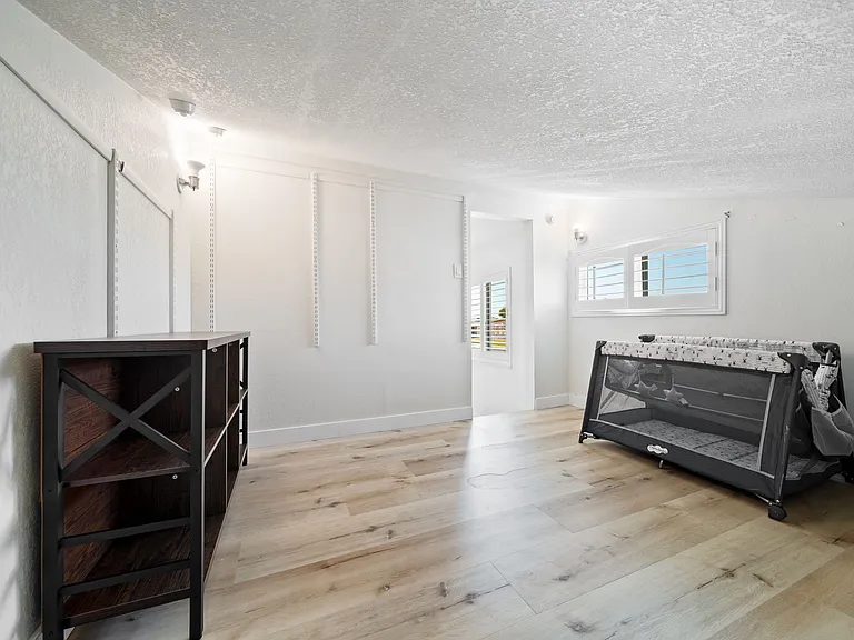 12246 Janet St — Photo 44