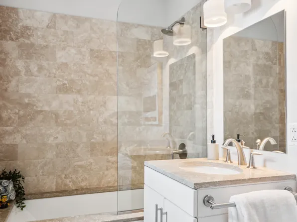 1050 5th Avenue image 17 of 24