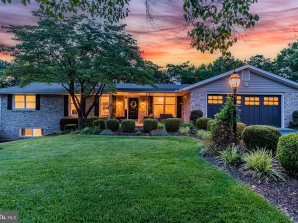 841 Mandy Ln, Camp Hill, PA 17011